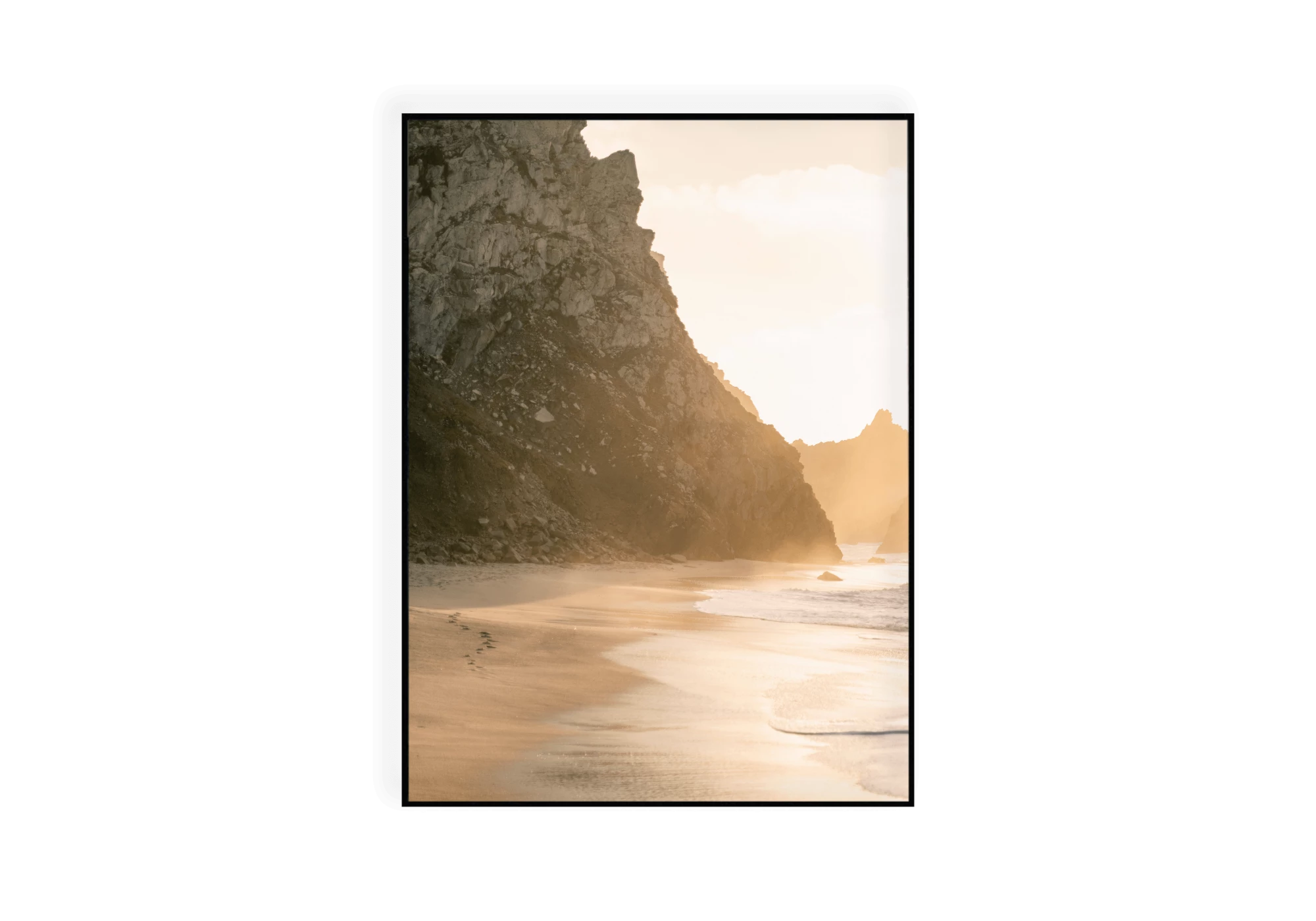 Affiche d'un coucher de soleil se plaçant derrière un roché.