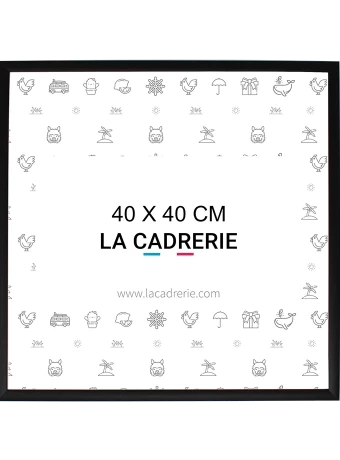 Découvrez notre élégant cadre 40x40 en aluminium noir mat, idéal pour sublimer posters et affiches. Ce cadre photo 40x40, au design moderne, rehausse votre décoration intérieure, ajoutant une touche sophistiquée à tout espace.