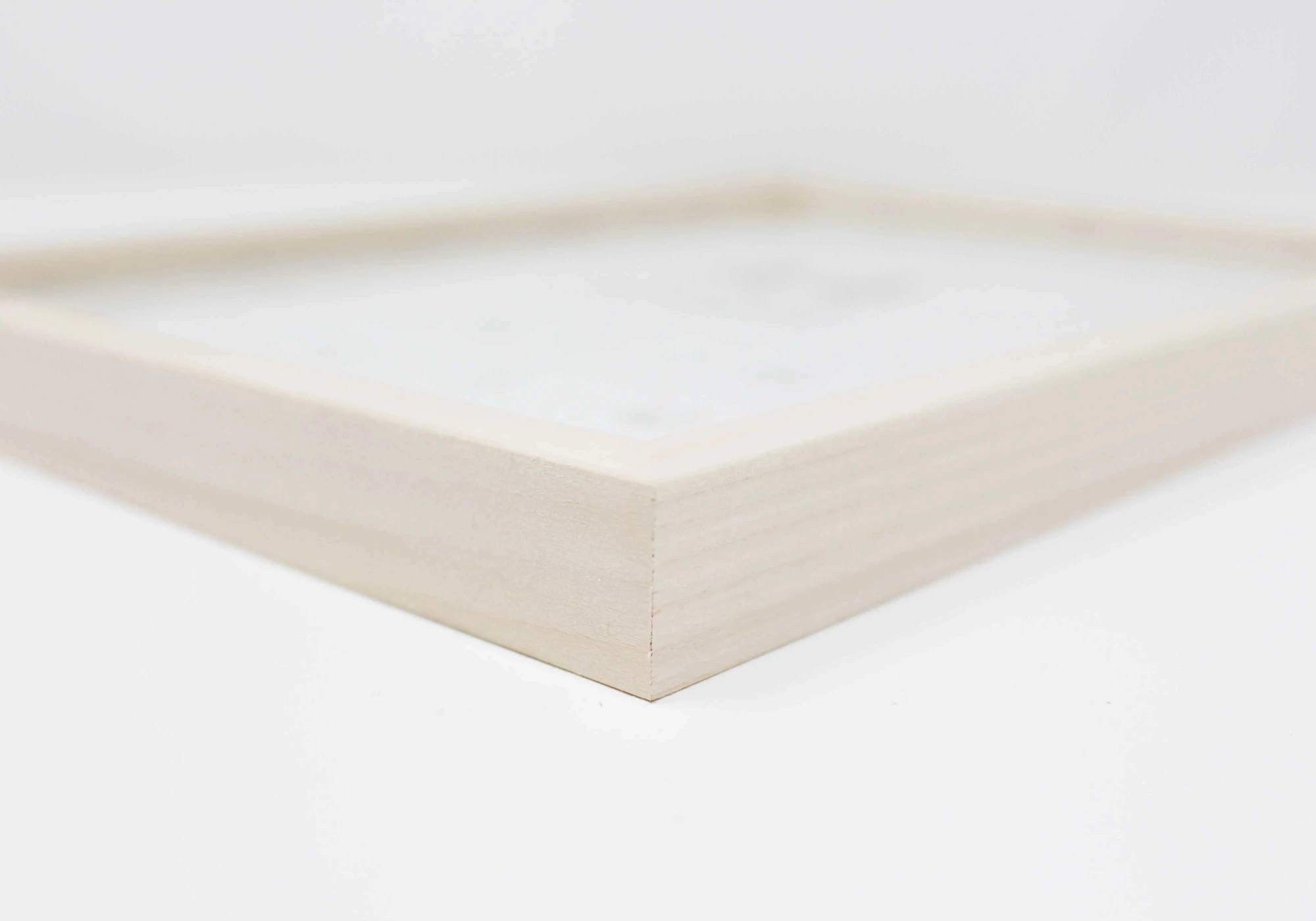 Couleur pour le cadre a1 en bois de tilleul et de couleur naturelle.