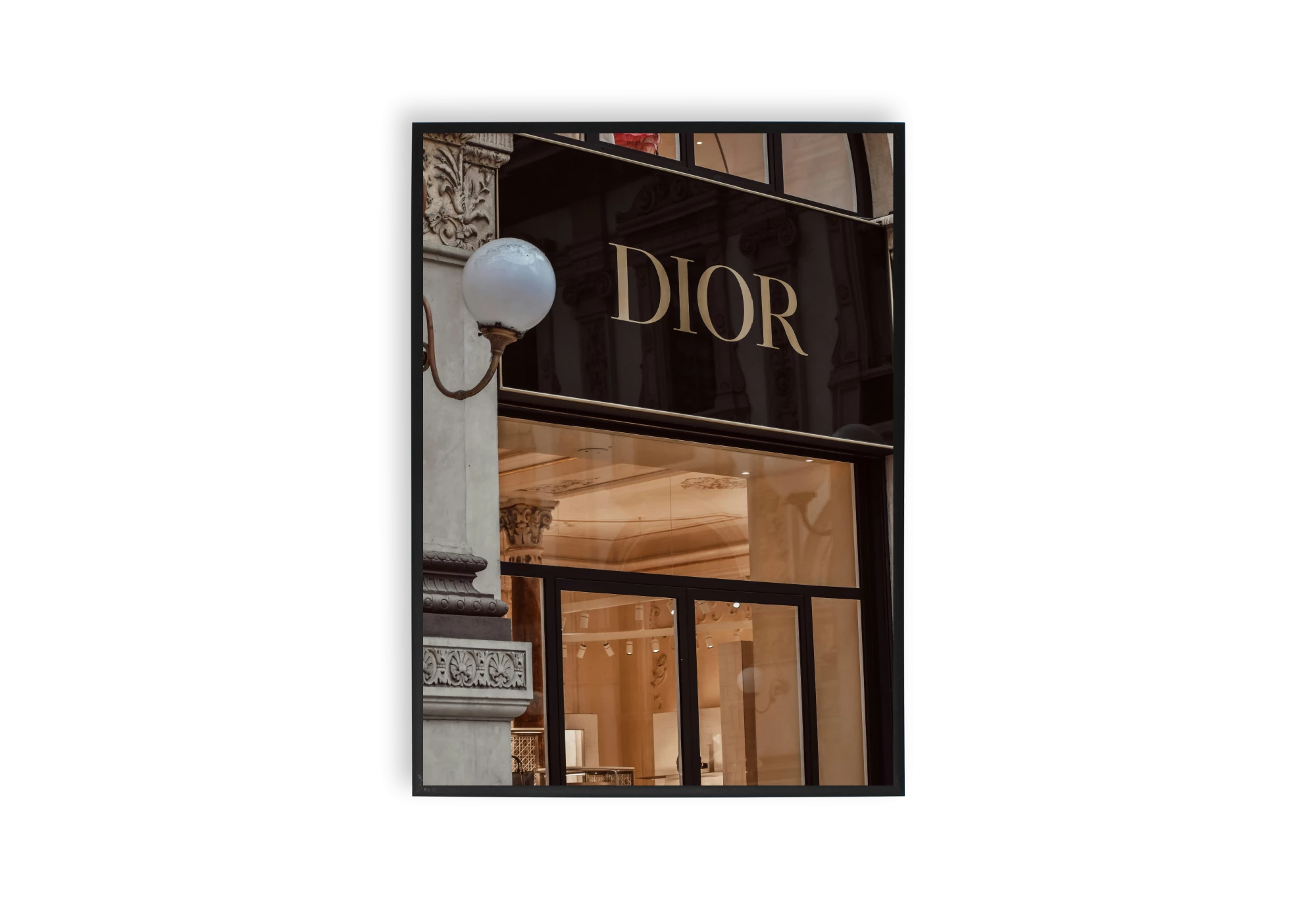 Affichez le luxe dans votre maison avec ce cadre raffiné. Parfait pour embellir votre intérieur, ce poster ajoute une touche de sophistication et de style, transformant n'importe quelle pièce en un espace de prestige et de charme.