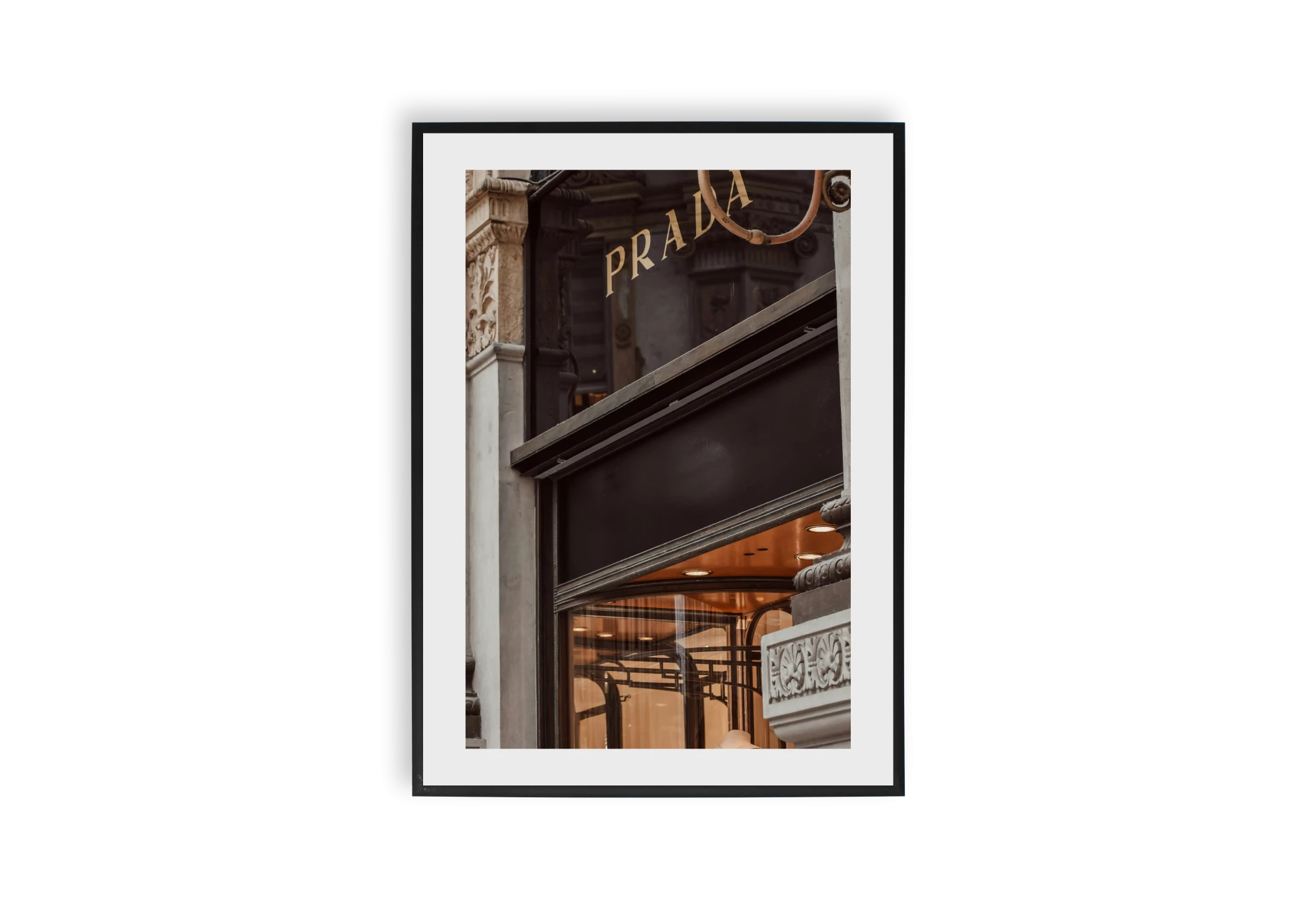 Explorez notre collection d'affiches élégantes pour rehausser votre intérieur. Ce cadre sophistiqué capture l'essence de la maison moderne. Parfait pour apporter une touche chic et urbaine à votre espace de vie.