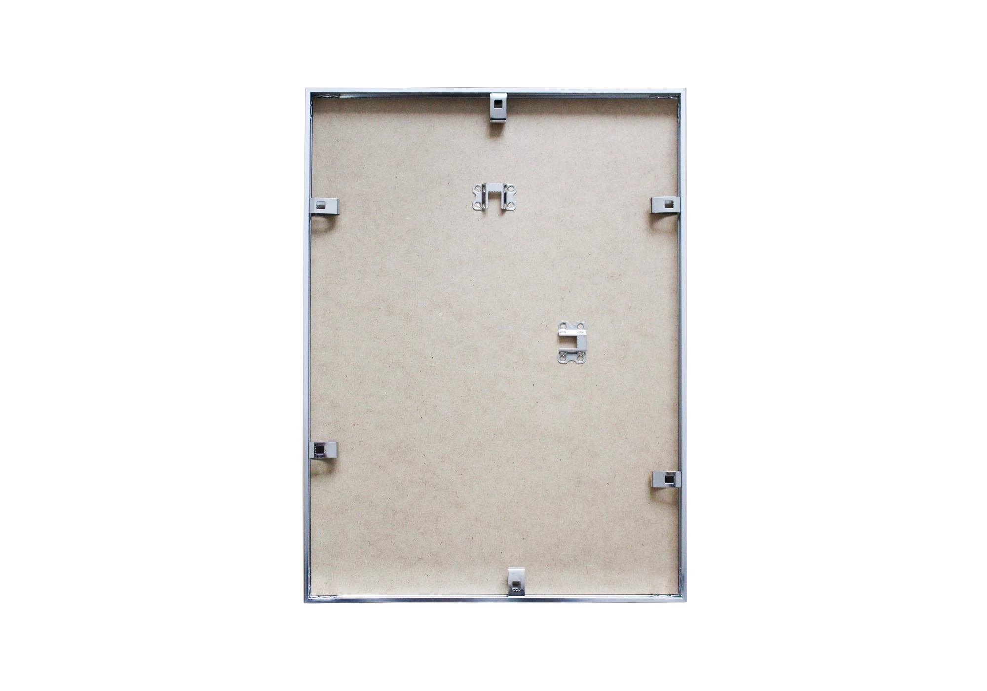 Découvrez ce cadre photo A1 en aluminium argenté pour sublimer vos affiches et posters. Sa finition élégante s'intègre harmonieusement dans votre décoration intérieure. Parfait pour mettre en valeur votre art et vos souvenirs !