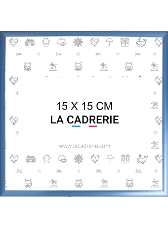 Découvrez notre élégant cadre 15x15cm en aluminium bleu, idéal pour sublimer posters et affiches. Ce cadre photo 15x15cm, au design moderne, rehausse votre décoration intérieure, ajoutant une touche sophistiquée à tout espace.