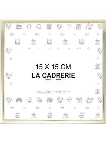 Découvrez notre élégant cadre 15x15cm en aluminium doré, idéal pour sublimer posters et affiches. Ce cadre photo 15x15cm, au design moderne, rehausse votre décoration intérieure, ajoutant une touche sophistiquée à tout espace.