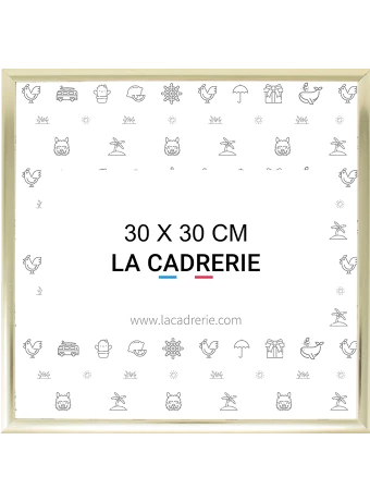 Découvrez notre élégant cadre 30x30 cm en aluminium doré, idéal pour sublimer posters et affiches. Ce cadre photo 30x30 cm, au design moderne, rehausse votre décoration intérieure, ajoutant une touche sophistiquée à tout espace.